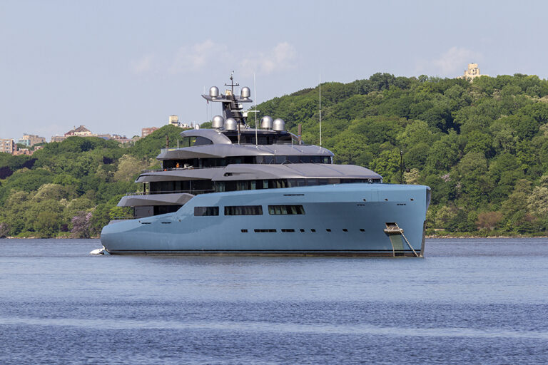 Superyacht Dinners And Alleged Insider Tips Ensnare Billionaire